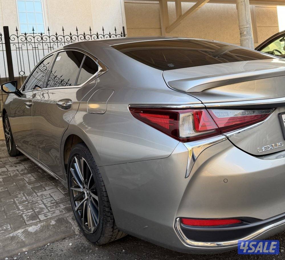 لكزس  2023 فل مواصفاتes250 ممشى خفيف جداً2