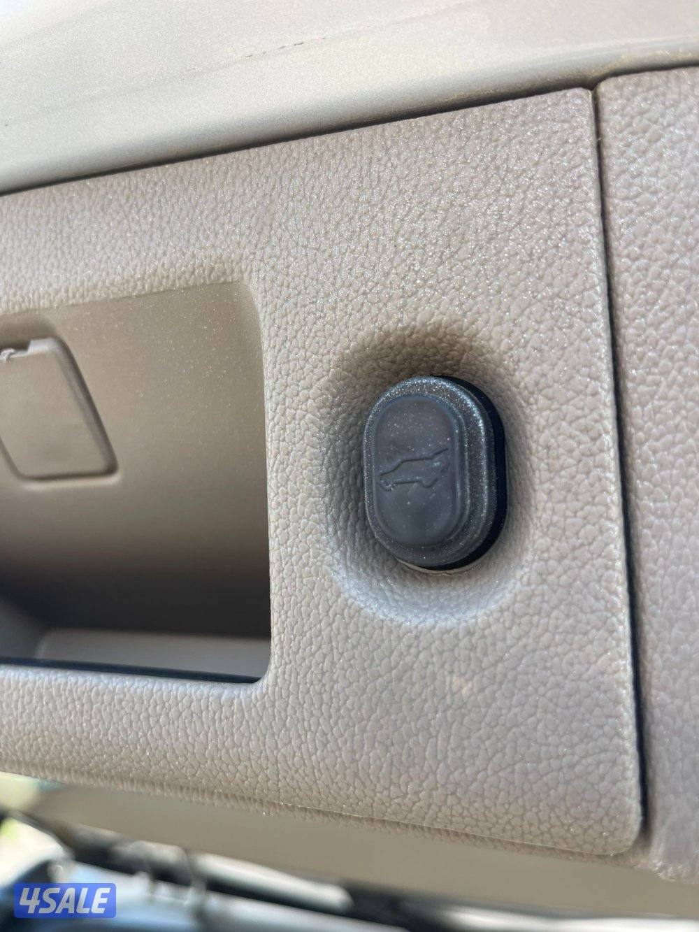 يوكن SLT - موديل / 2015 - وارد بهبهاني - كامل المواصفات ماعدا الفتحه13