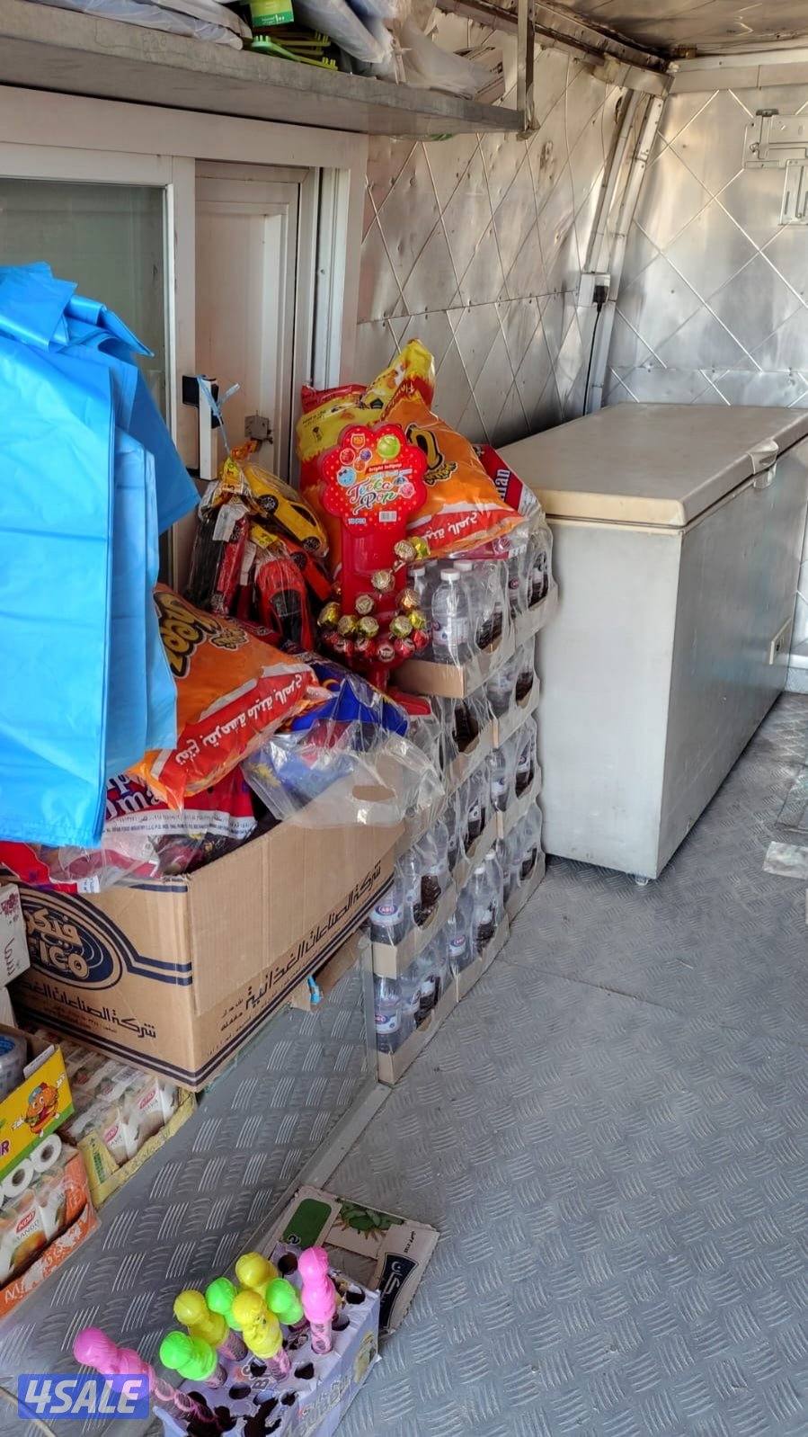 بقالة مرسيدس نظيفة ومعها جميع أغراضها كامله بضاعه وماطور3