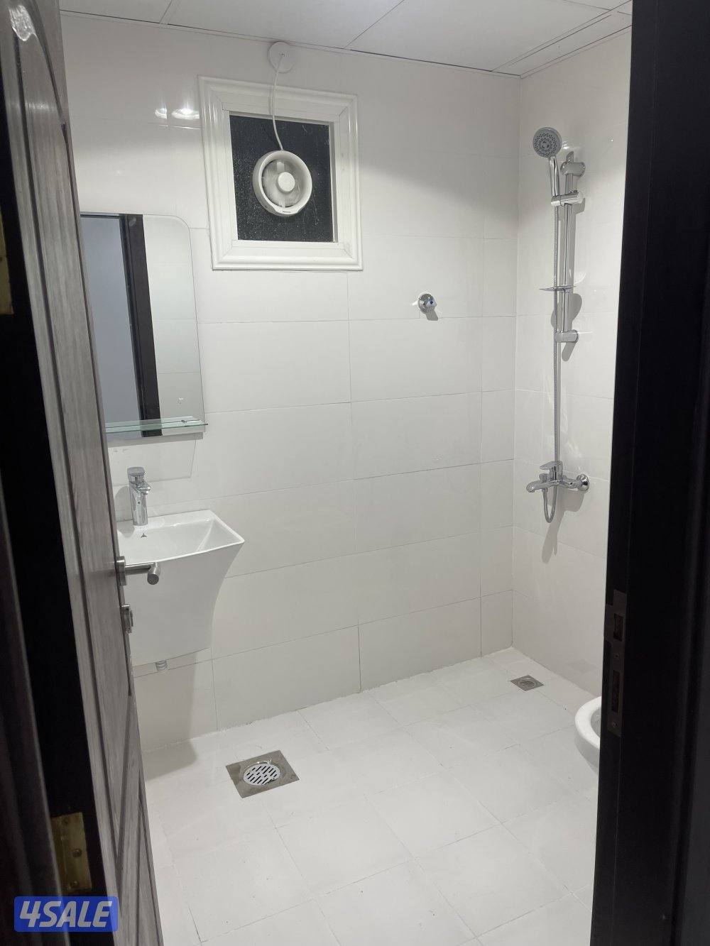 شقة للايجار حولي عوايل4