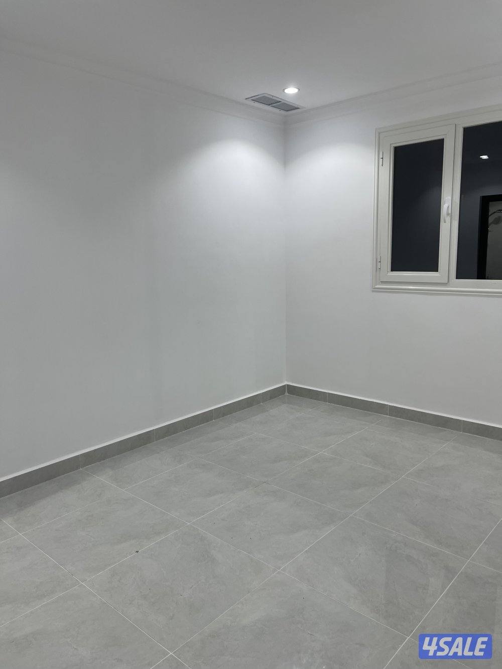 شقة للايجار حولي عوايل6