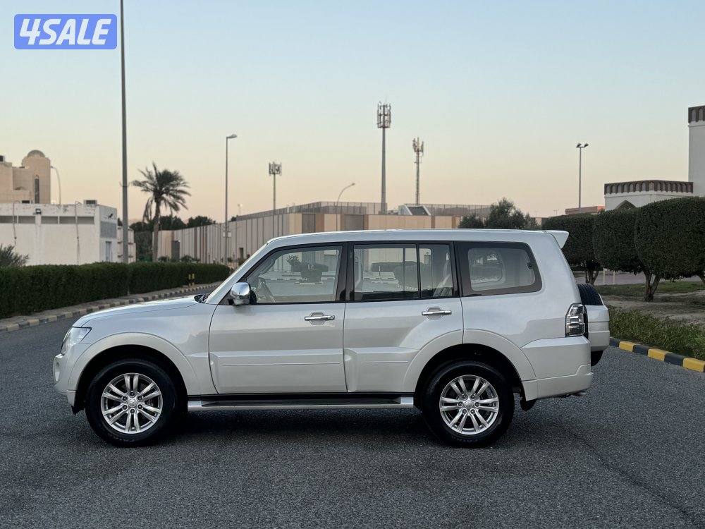 ميتسوبيشي باجيرو موديل 2014 بحاله ممتازه جدا10