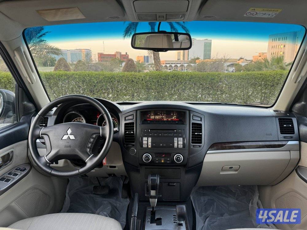 ميتسوبيشي باجيرو موديل 2014 بحاله ممتازه جدا11