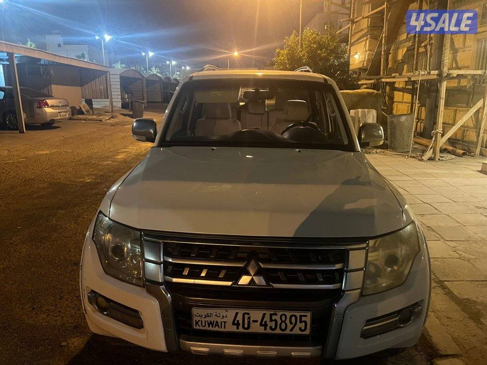 للبيع جيب باجيرو موديل 2017لون ابيض السياره استعامل شخصي3