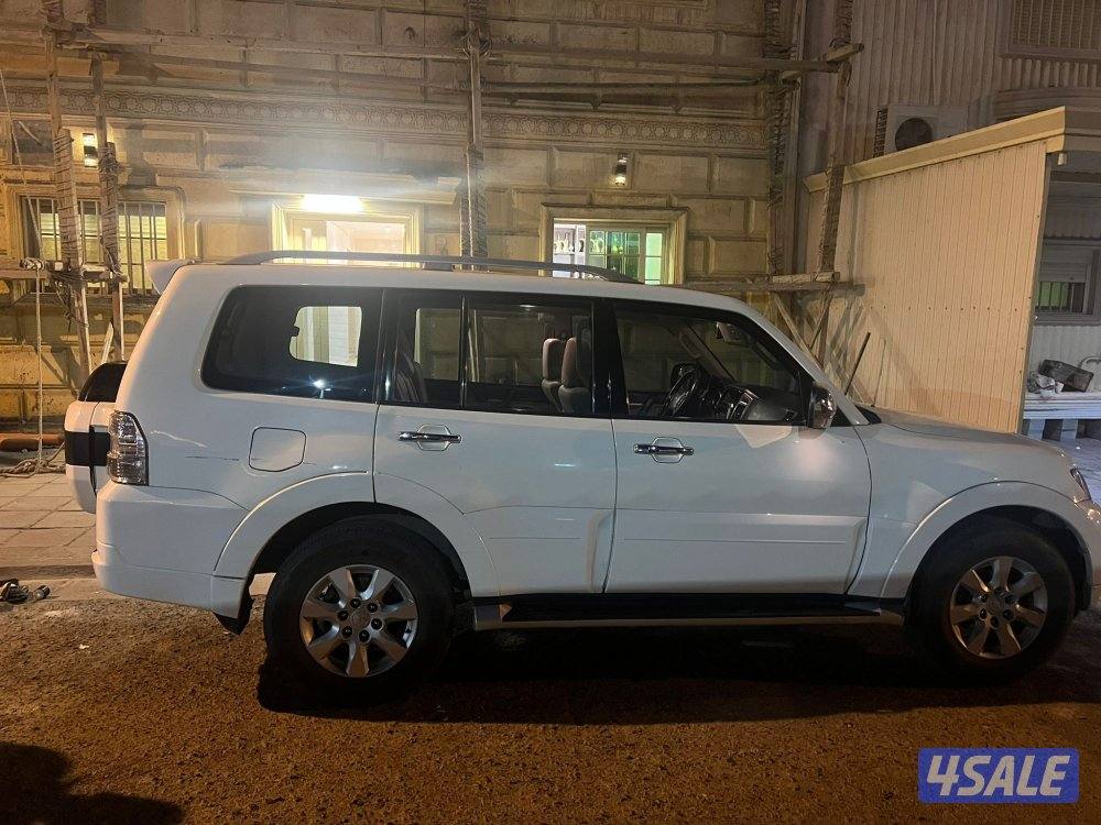 للبيع جيب باجيرو موديل 2017لون ابيض السياره استعامل شخصي5