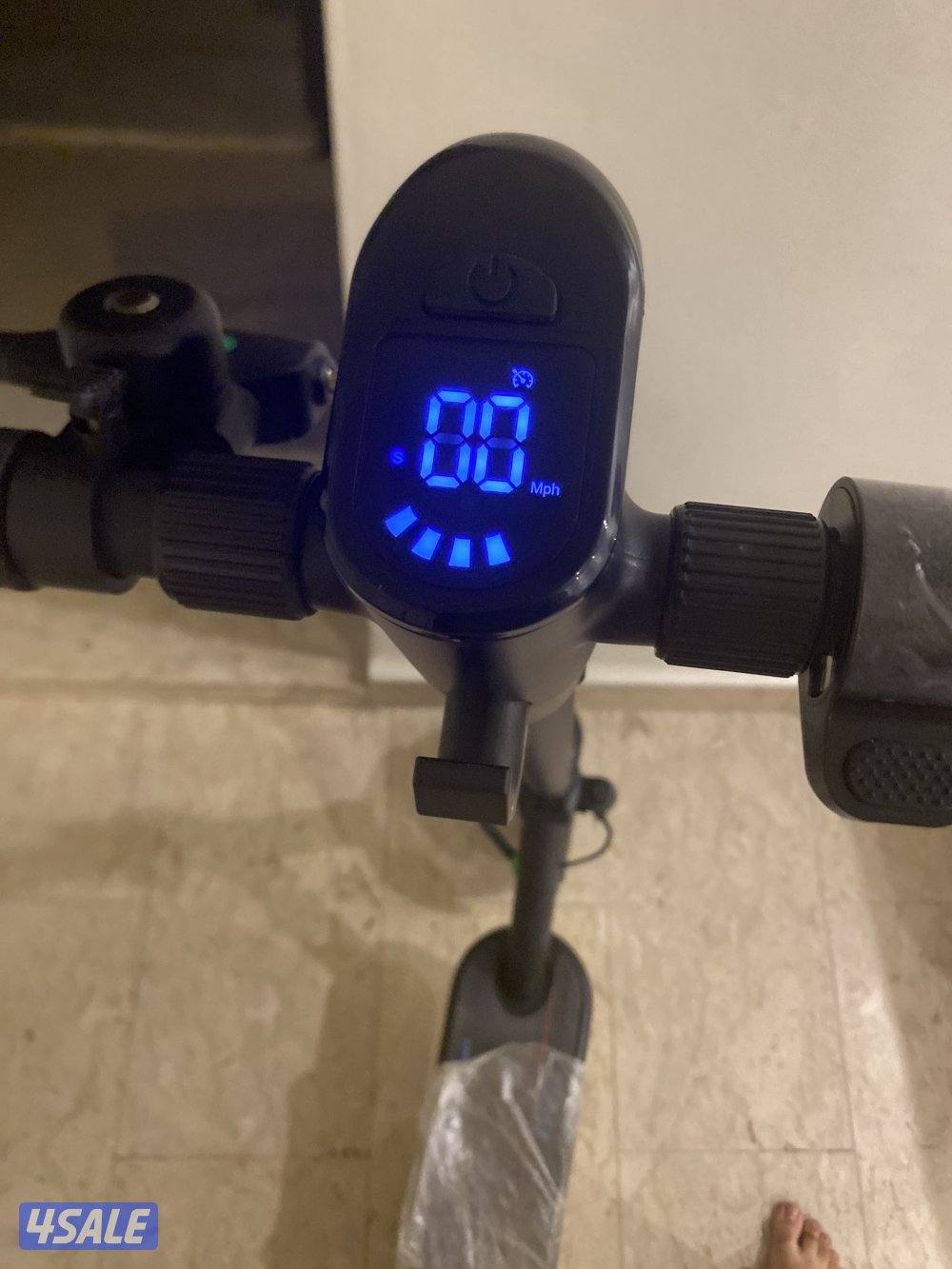 سكوتر نظيف جديد بقراطيسه مو مستعمل سرعته 40 يمشيك لمدة ساعه كامله2