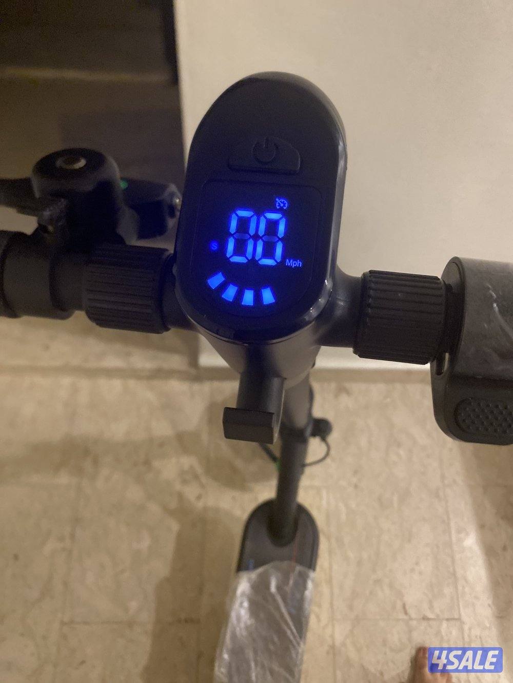 سكوتر نظيف جديد بقراطيسه مو مستعمل سرعته 40 يمشيك لمدة ساعه كامله12