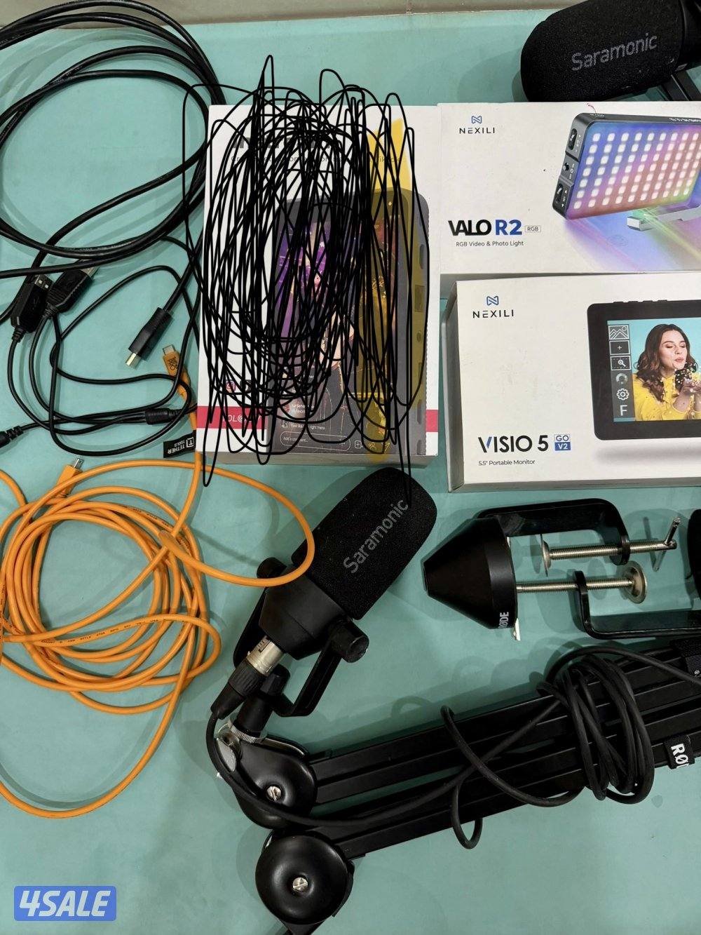 معدات بودكاست واظائات1