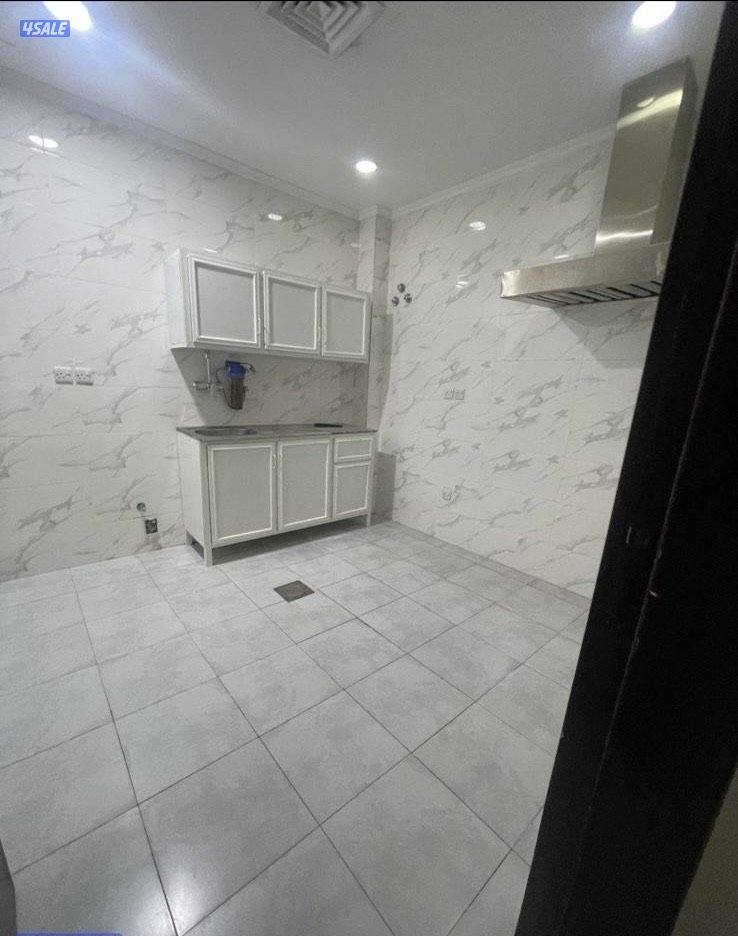 شقة بالفردوس اربع غرف وصاله ومطبخ +٣حمامات ٢ ماستر من المالك مباشرة0