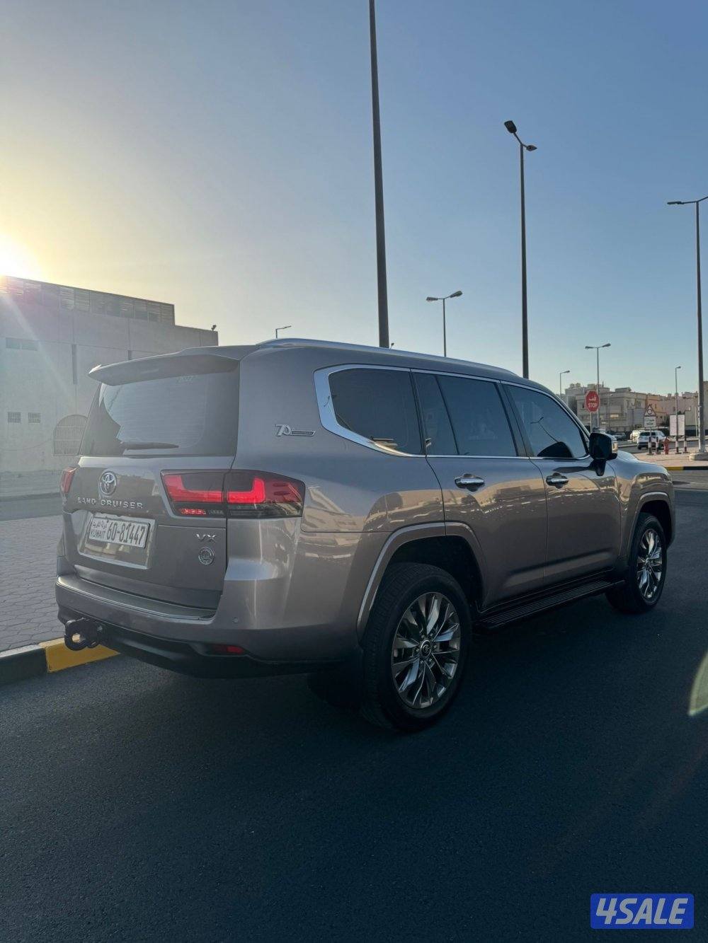 لاند كروزر VX عداد 80 الف صبغ الوكالة2