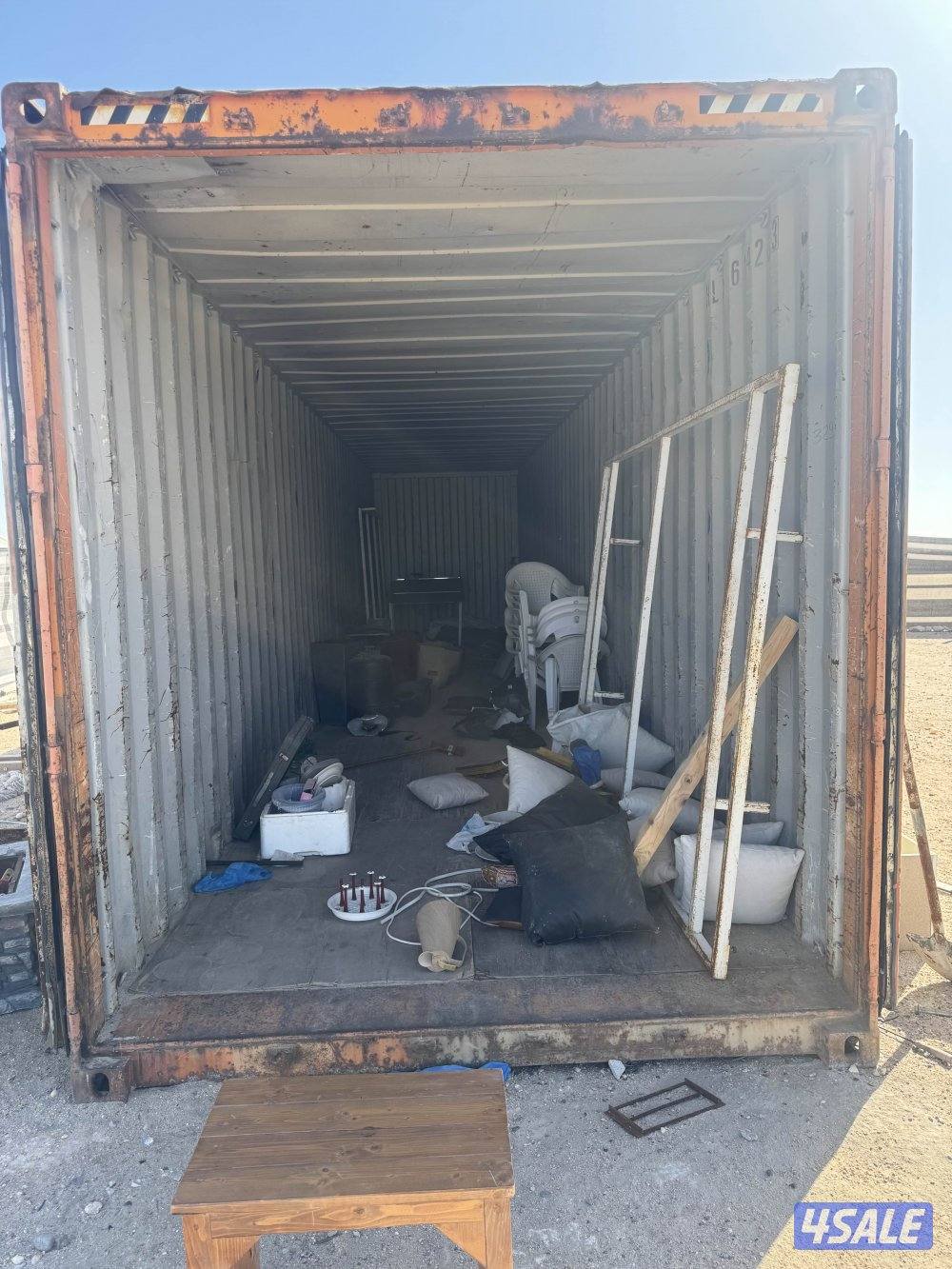 بيعه سريعه كونتينر 40قدم 12متر شرط النظافه خالي من الكسور1