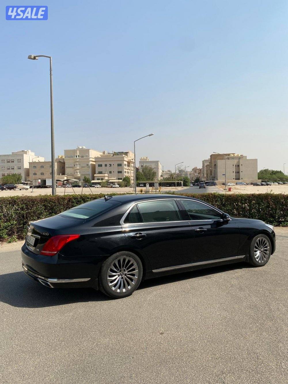 جينيسيز G90 موديل ٢٠١٧ ماشي ١٢٠ ألف  ٦ سلندر لون اسود وارد الواكاله6