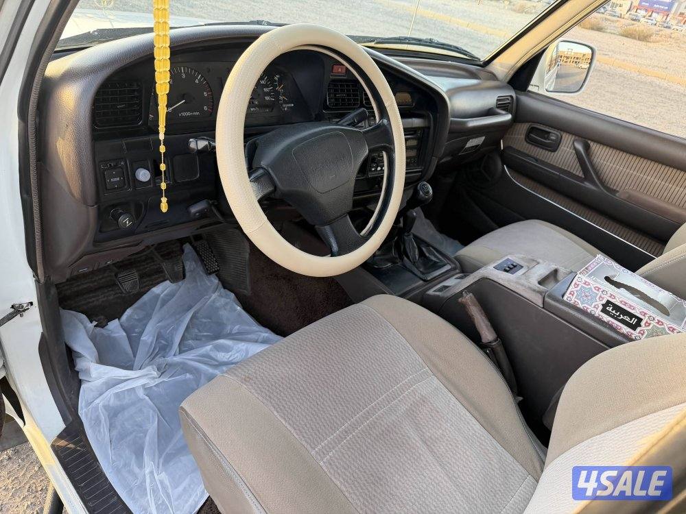 لاندكروز 1990 نوع VXR قير عادي2