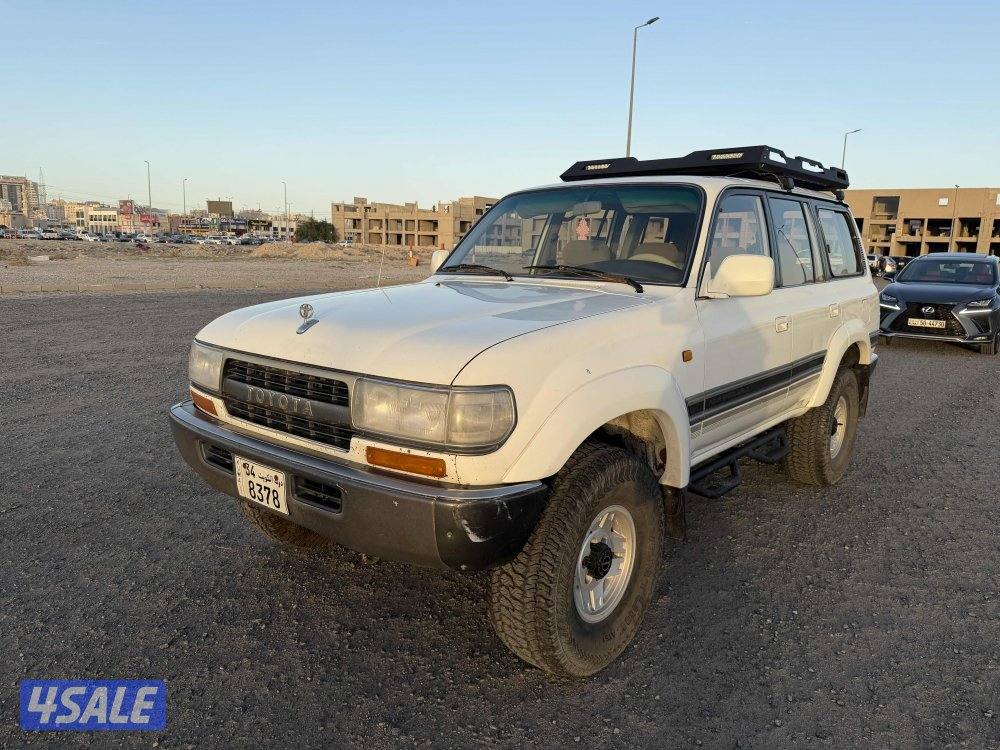 لاندكروز 1990 نوع VXR قير عادي5