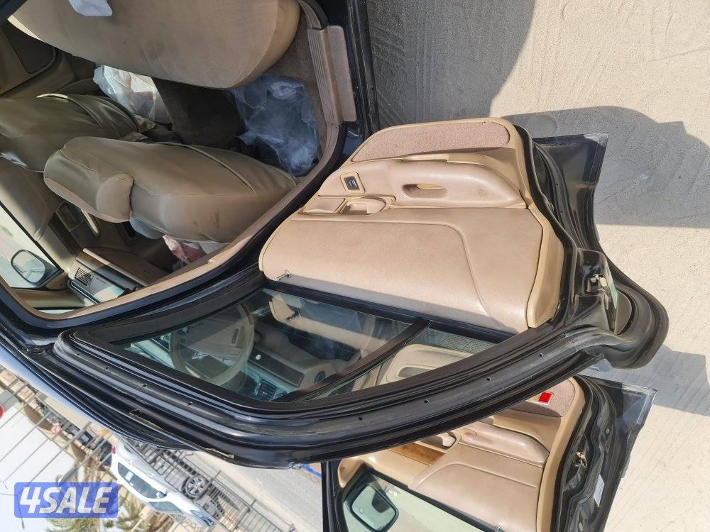 للبيع فورد فكتوريا موديل 19938