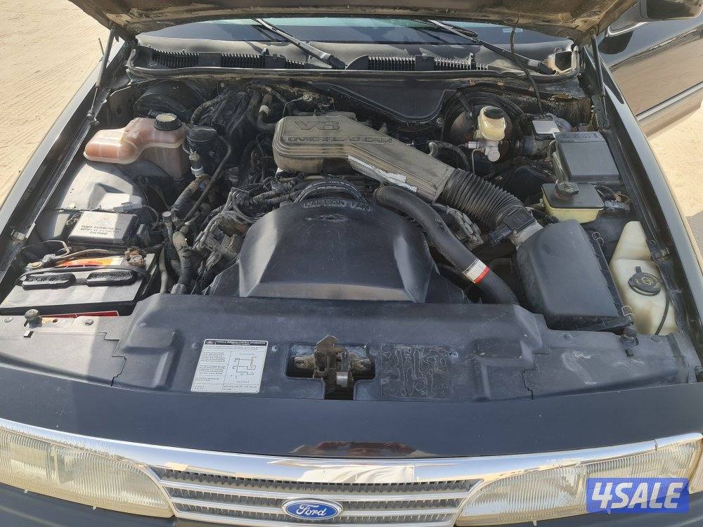 للبيع فورد فكتوريا موديل 199311