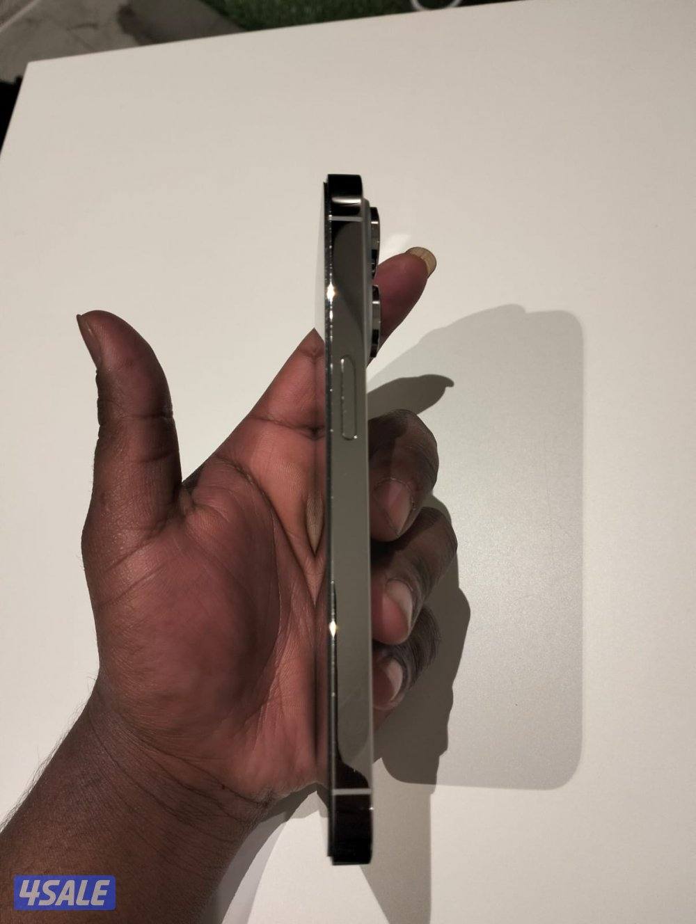 I phone 14 pro (128gb)4