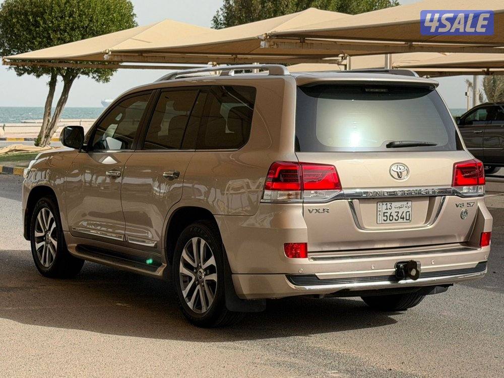 للبيع لاند 2016 vxr صبغ الوكالة0