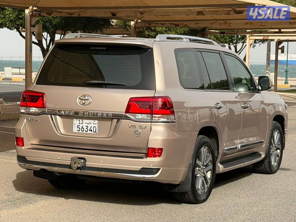 للبيع لاند 2016 vxr صبغ الوكالة4