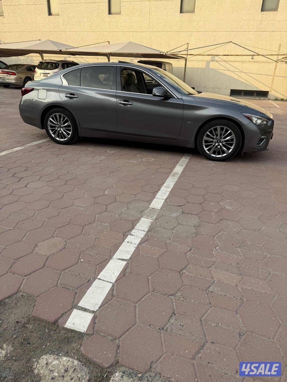 للبيع 2018 إنفينيتي Q50  صبغ الوكالة4