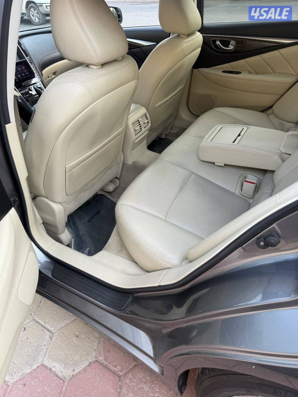 للبيع 2018 إنفينيتي Q50  صبغ الوكالة9