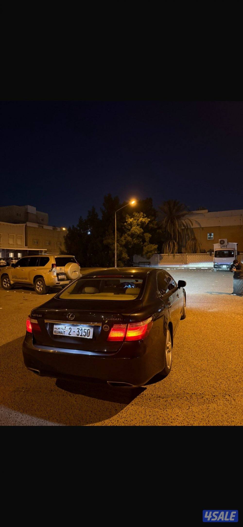 للبيع لكزس460لارج السياره عندي صارله8سنين والسياره اموره فوق الطيبه0