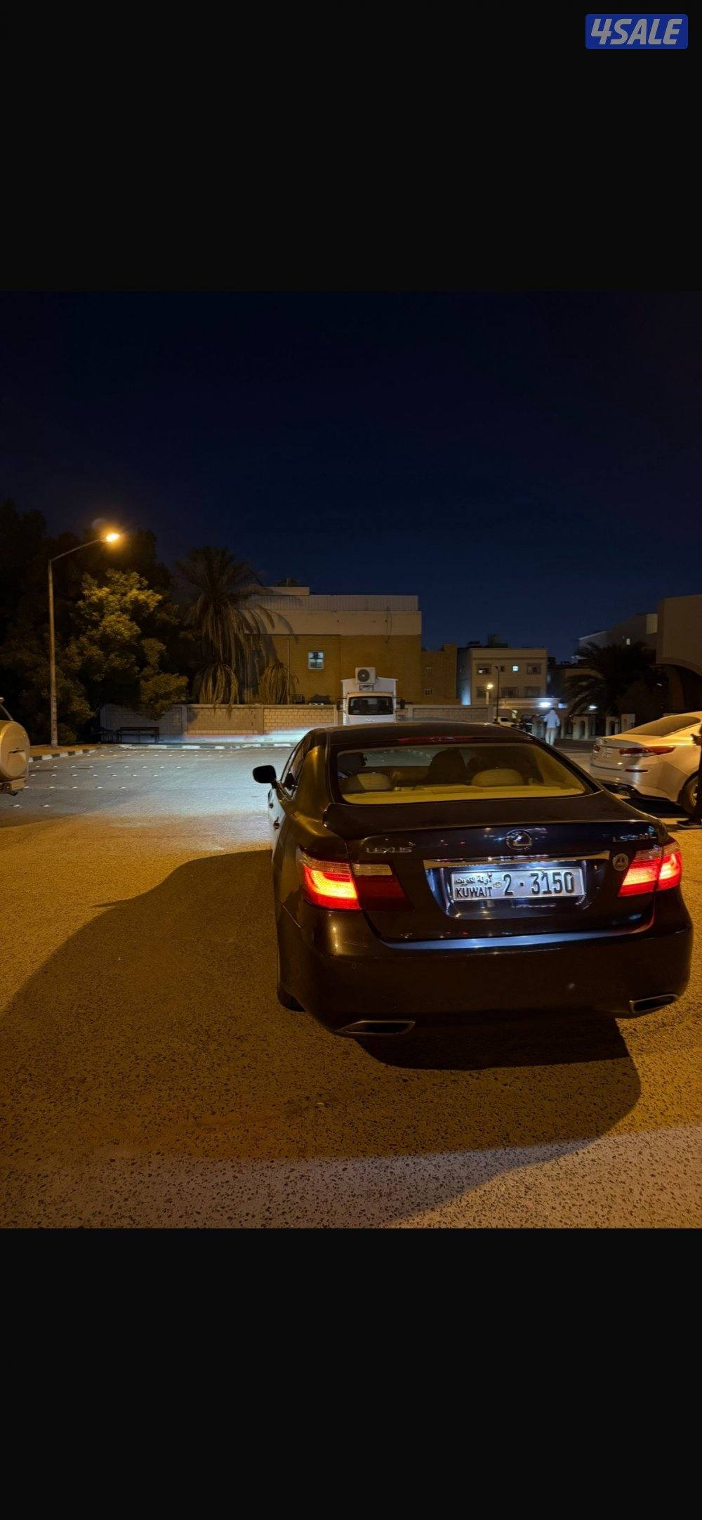 للبيع لكزس460لارج السياره عندي صارله8سنين والسياره اموره فوق الطيبه1