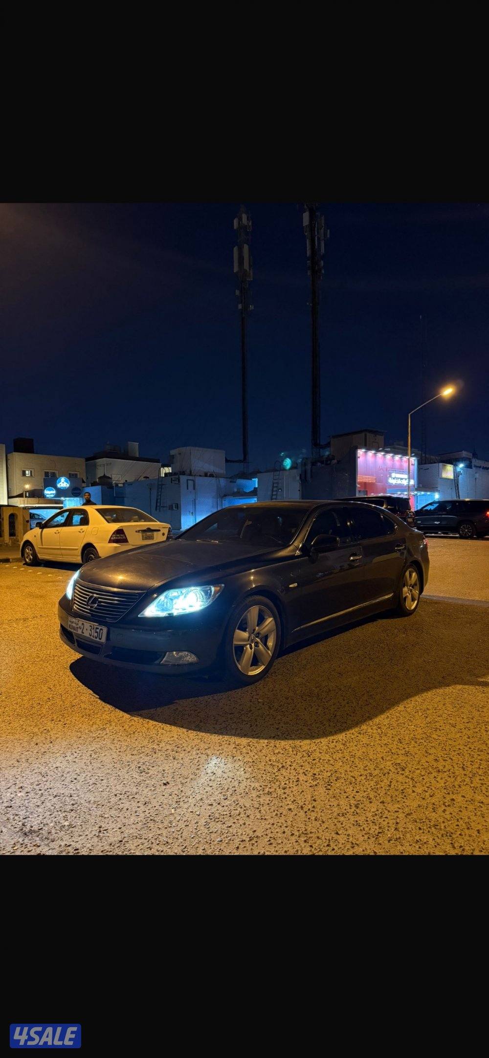 للبيع لكزس460لارج السياره عندي صارله8سنين والسياره اموره فوق الطيبه2