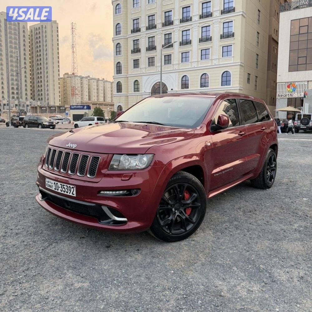 SRT8 Jeep Grand Cherokee 6.4 HEMI Sport0