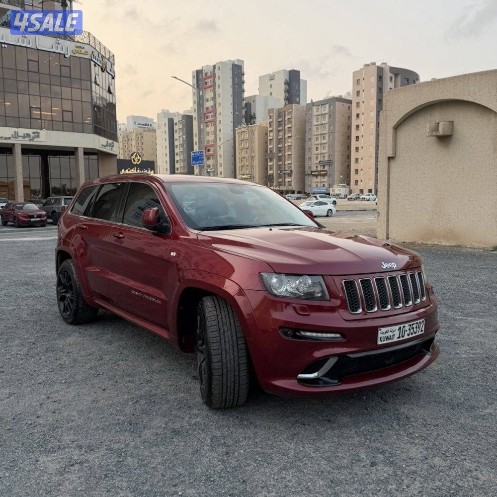 SRT8 Jeep Grand Cherokee 6.4 HEMI Sport1