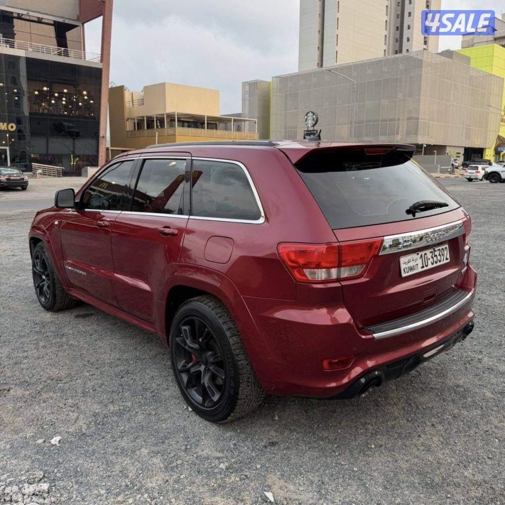 SRT8 Jeep Grand Cherokee 6.4 HEMI Sport3