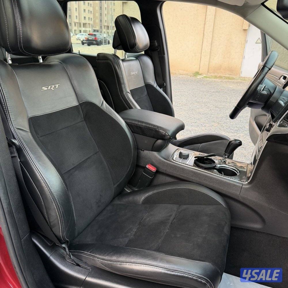SRT8 Jeep Grand Cherokee 6.4 HEMI Sport9