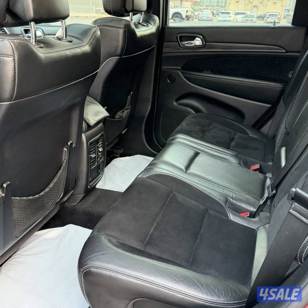 SRT8 Jeep Grand Cherokee 6.4 HEMI Sport10