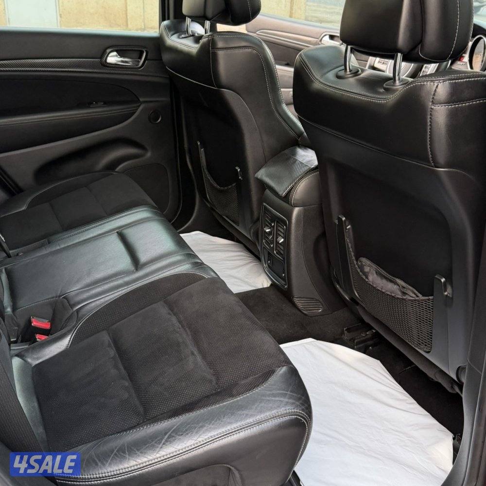 SRT8 Jeep Grand Cherokee 6.4 HEMI Sport11