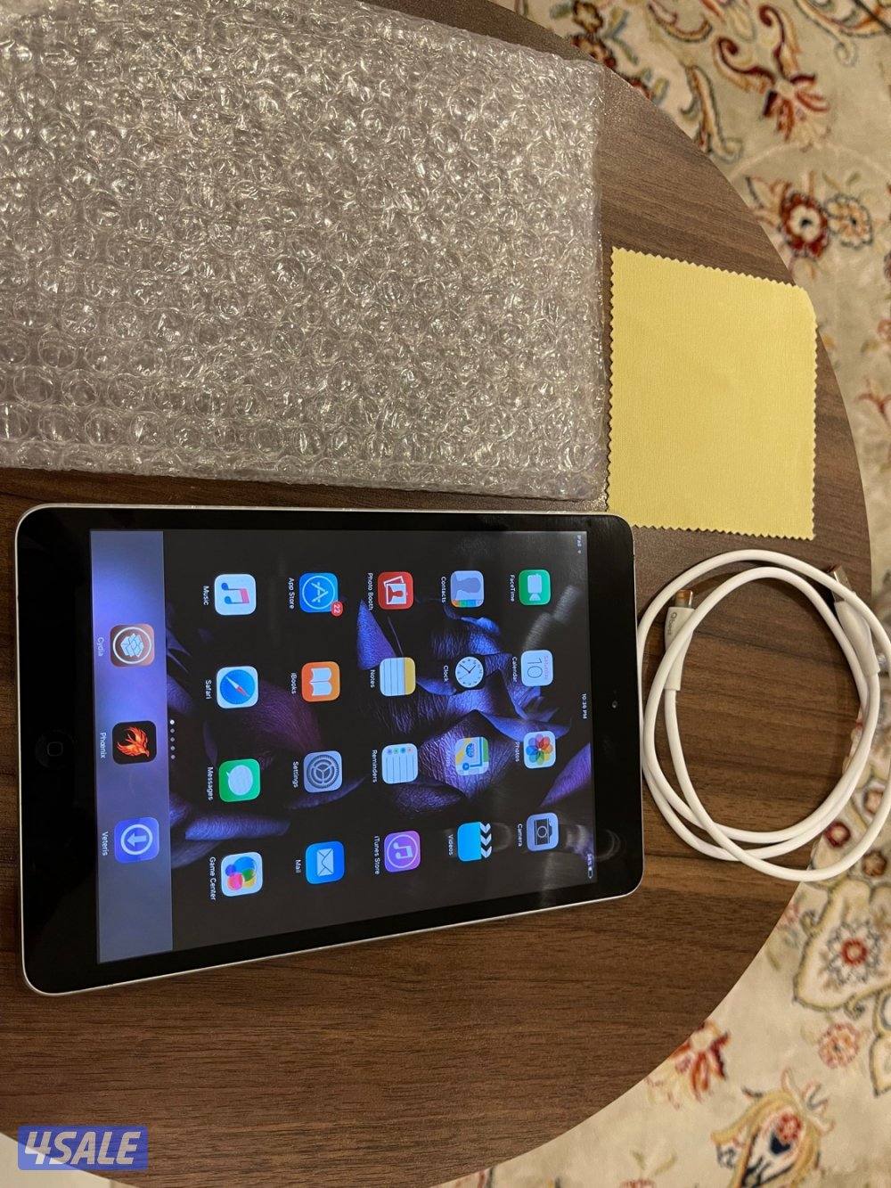 ايباد ميني نظيف تقريبا بدون اي خدوش مع بطارية قوية كالجديد0