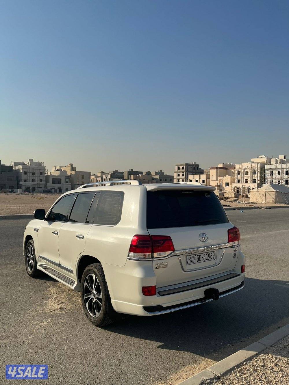 للبيع لاند قروزر مديل ٢٠٢١  وارد الساير2