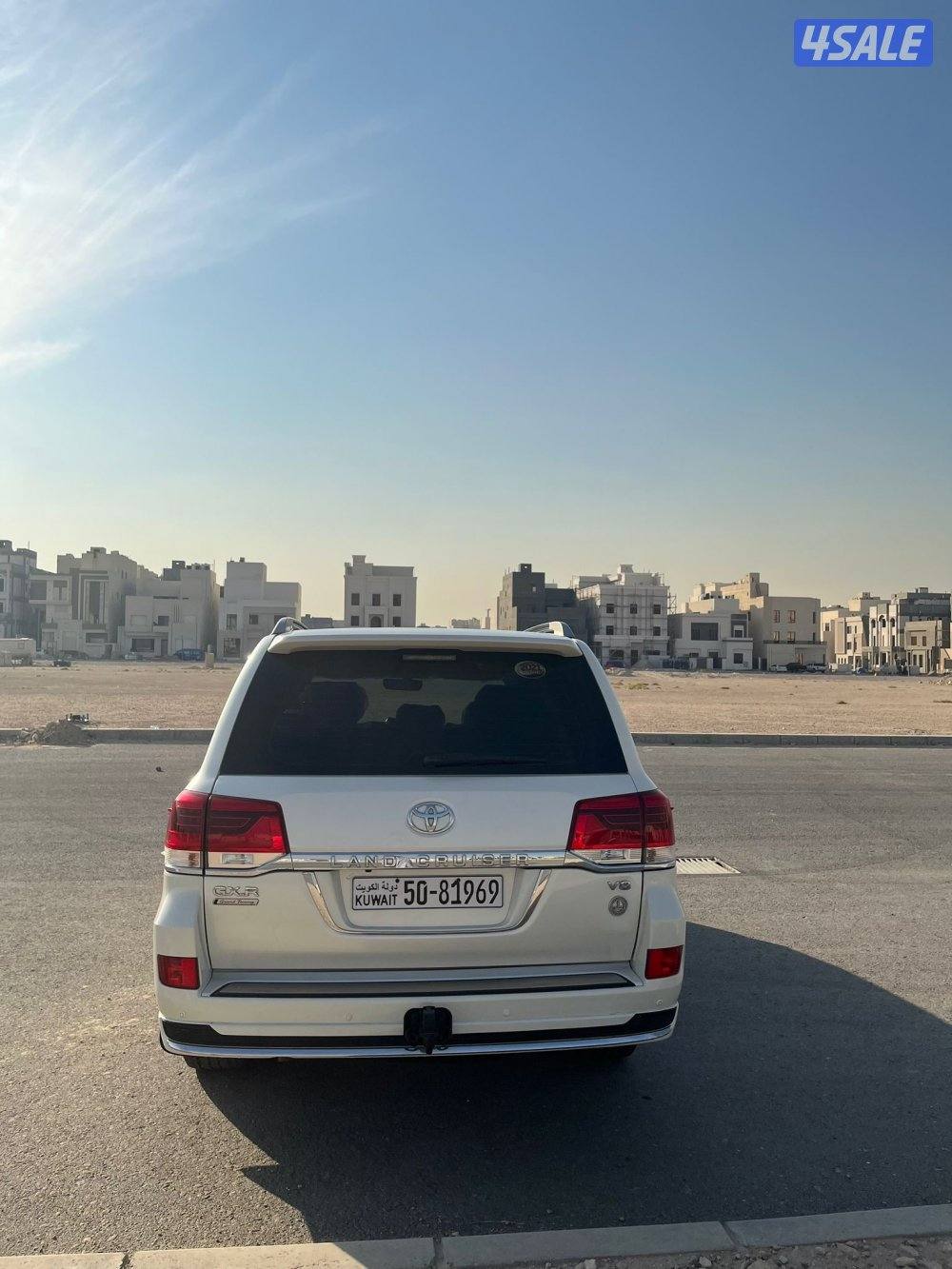 للبيع لاند قروزر مديل ٢٠٢١  وارد الساير8