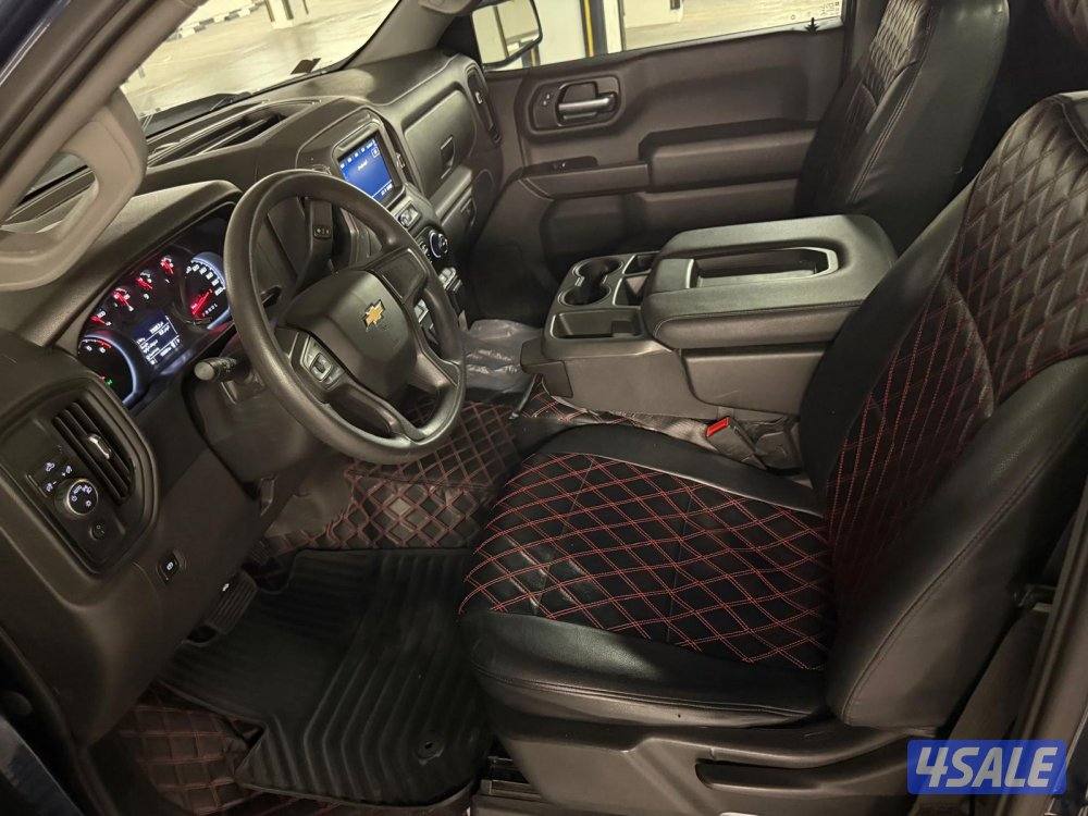 للبيع وانيت سلفرادو 20213