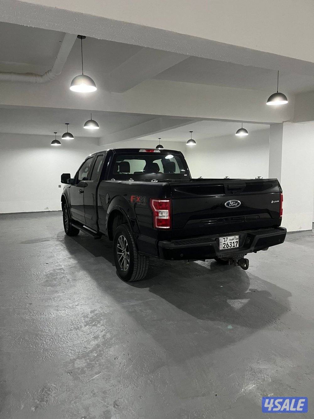للبيع وانيت فورد FX4. وارد الغانم مديل ٢٠١٩ كبينه ونص دبل فل0