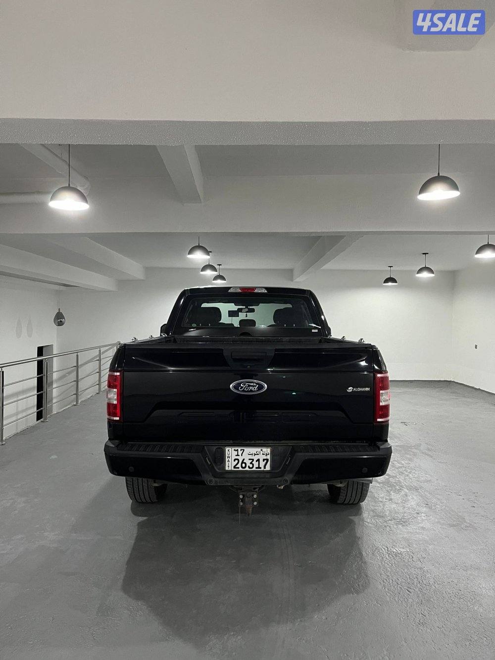 للبيع وانيت فورد FX4. وارد الغانم مديل ٢٠١٩ كبينه ونص دبل فل1
