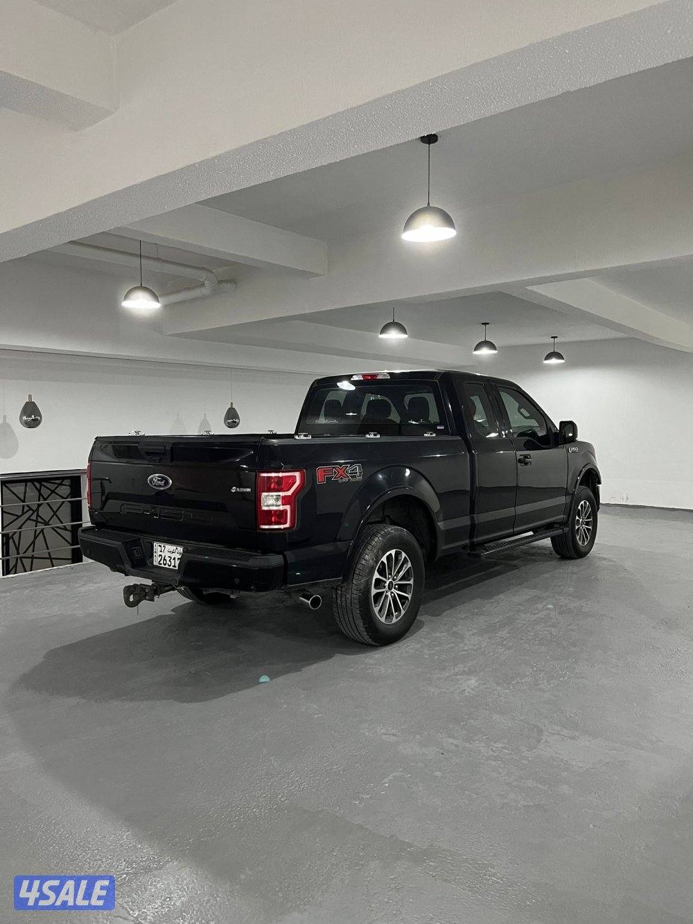 للبيع وانيت فورد FX4. وارد الغانم مديل ٢٠١٩ كبينه ونص دبل فل2