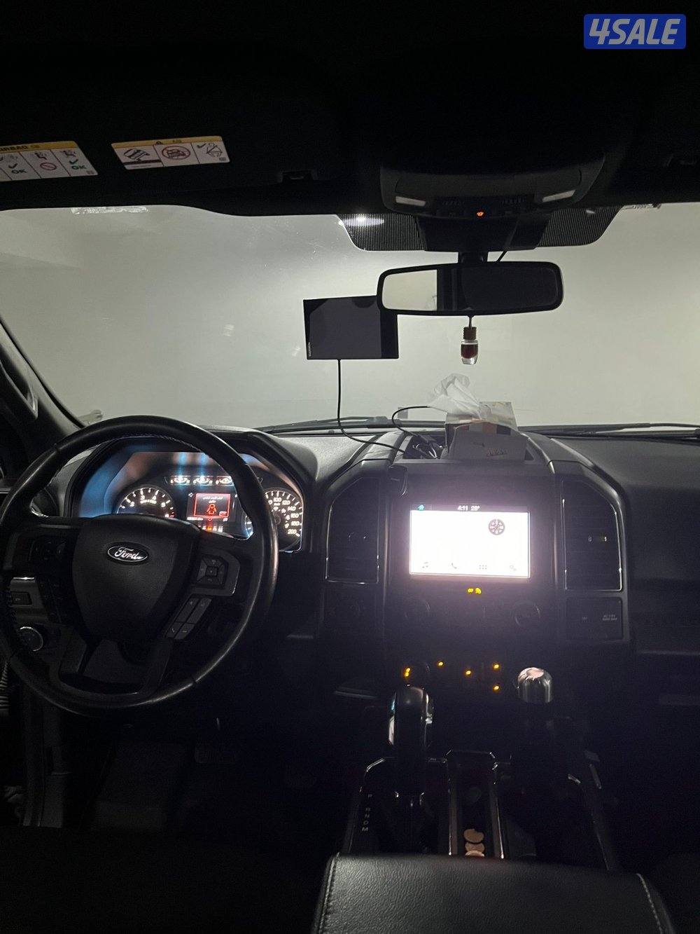 للبيع وانيت فورد FX4. وارد الغانم مديل ٢٠١٩ كبينه ونص دبل فل4