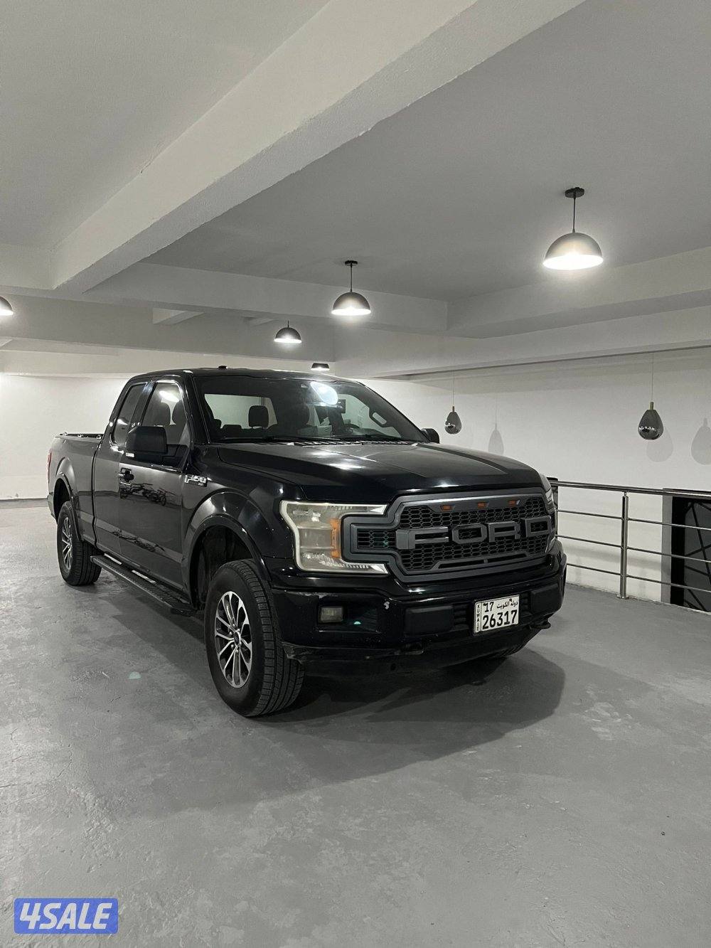 للبيع وانيت فورد FX4. وارد الغانم مديل ٢٠١٩ كبينه ونص دبل فل6