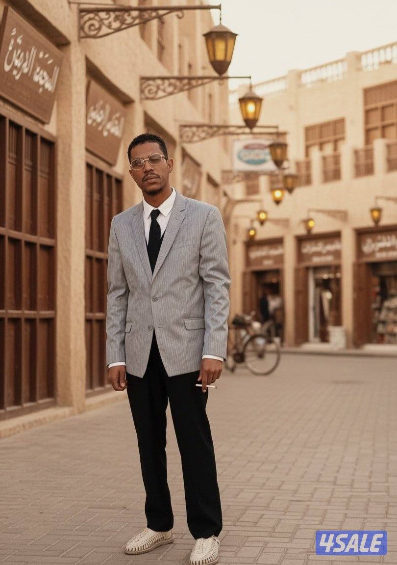 بائع محترف ومسوق أجيد التفاوض والاقناع والانجليزية  عملت في أكثر مكان0