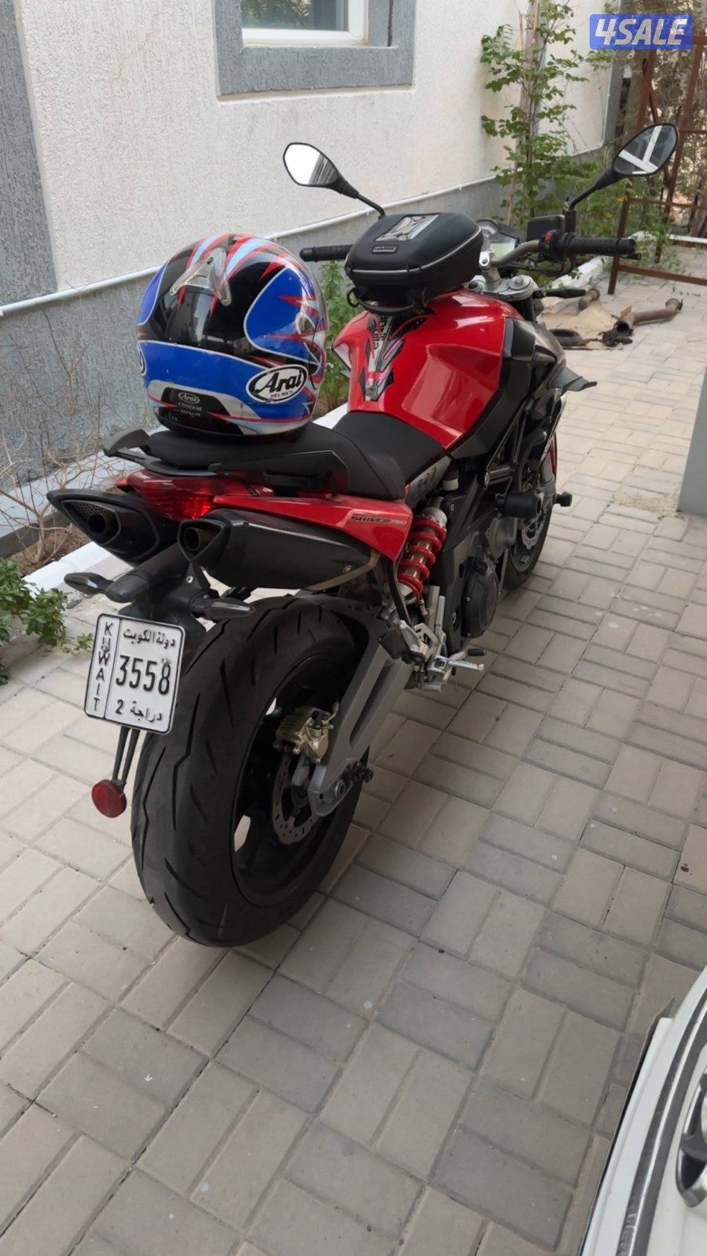 Aprilia shiver 2015.8