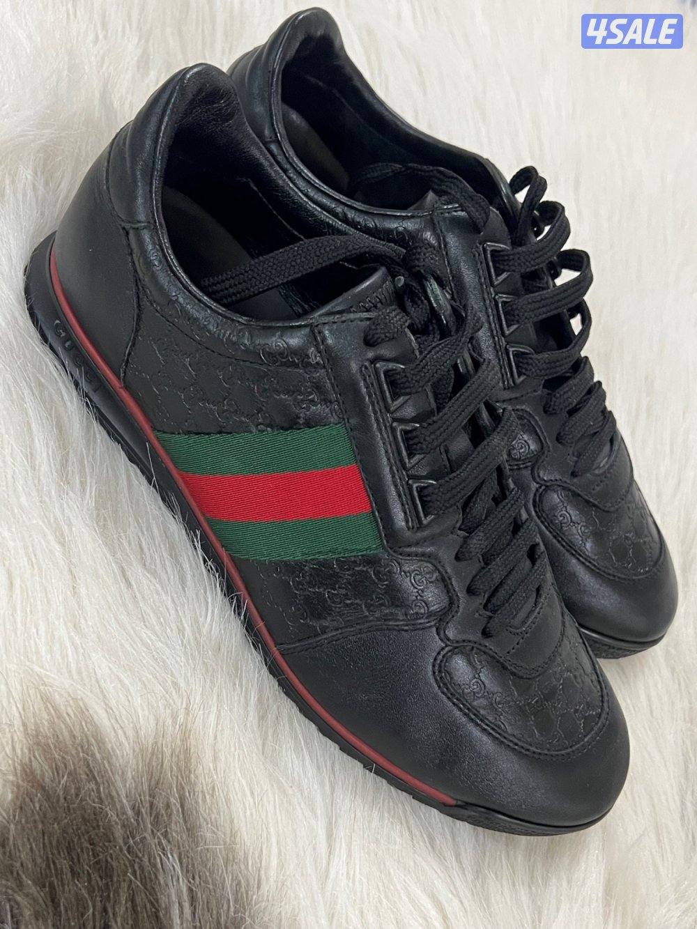 جوتي قوتشي مقاس ٤٠0