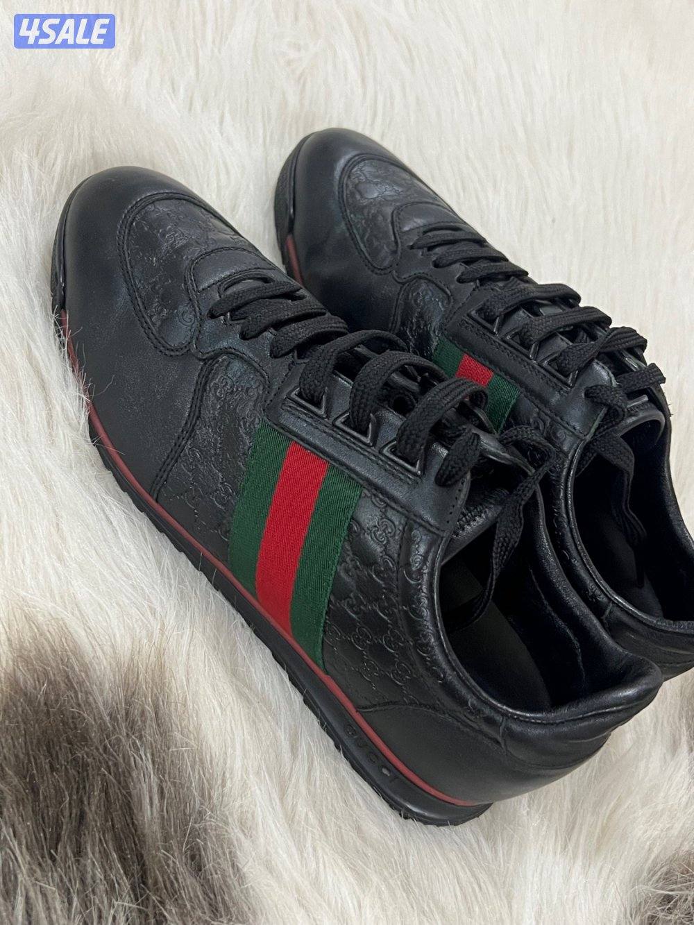 جوتي قوتشي مقاس ٤٠1