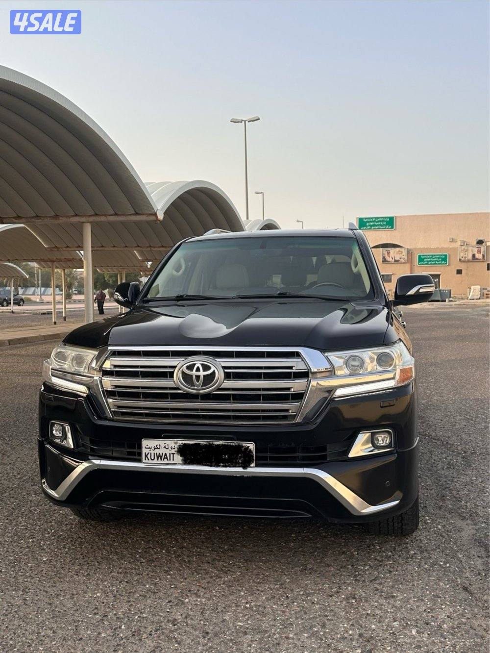 لاند كروزر GXR V8 فل أبشن0