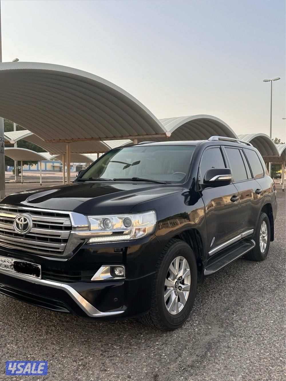 لاند كروزر GXR V8 فل أبشن1