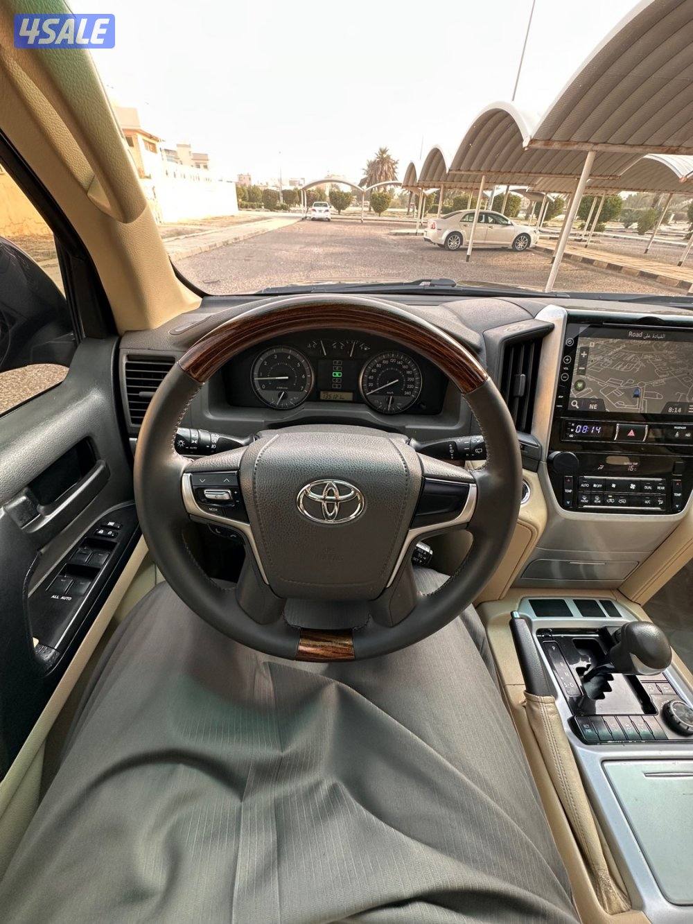 لاند كروزر GXR V8 فل أبشن4